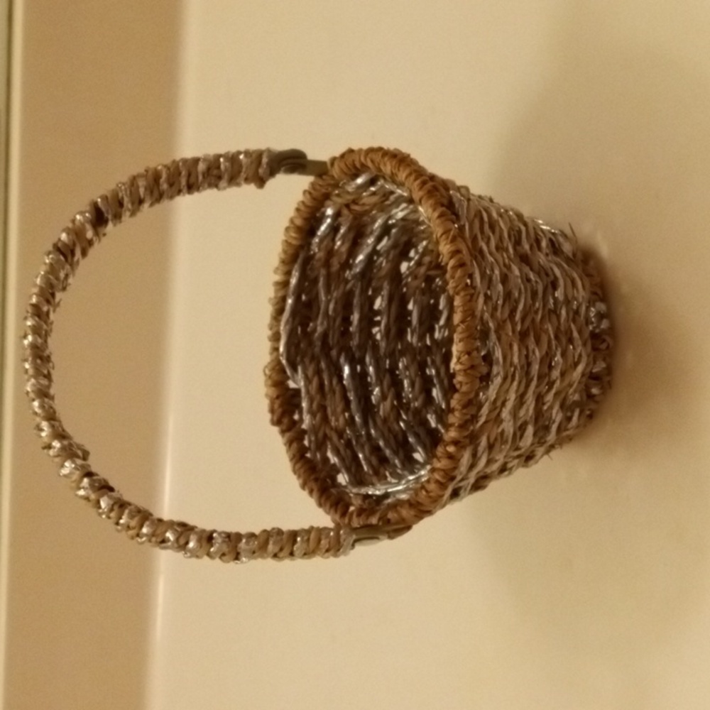 Mini Easter basket - Picture 2 of 4